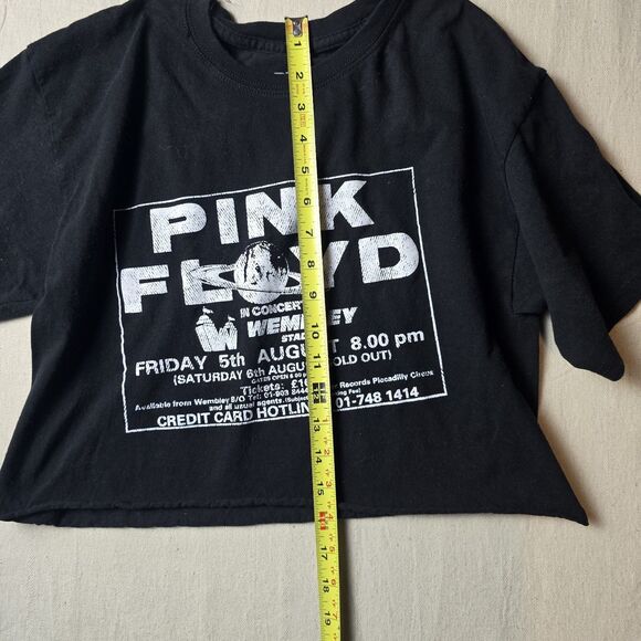 Pink Floyd Wembley Stadium Concert T-Shirt Vintage | Cropped Black Graphic Tee - Picture 4 of 9